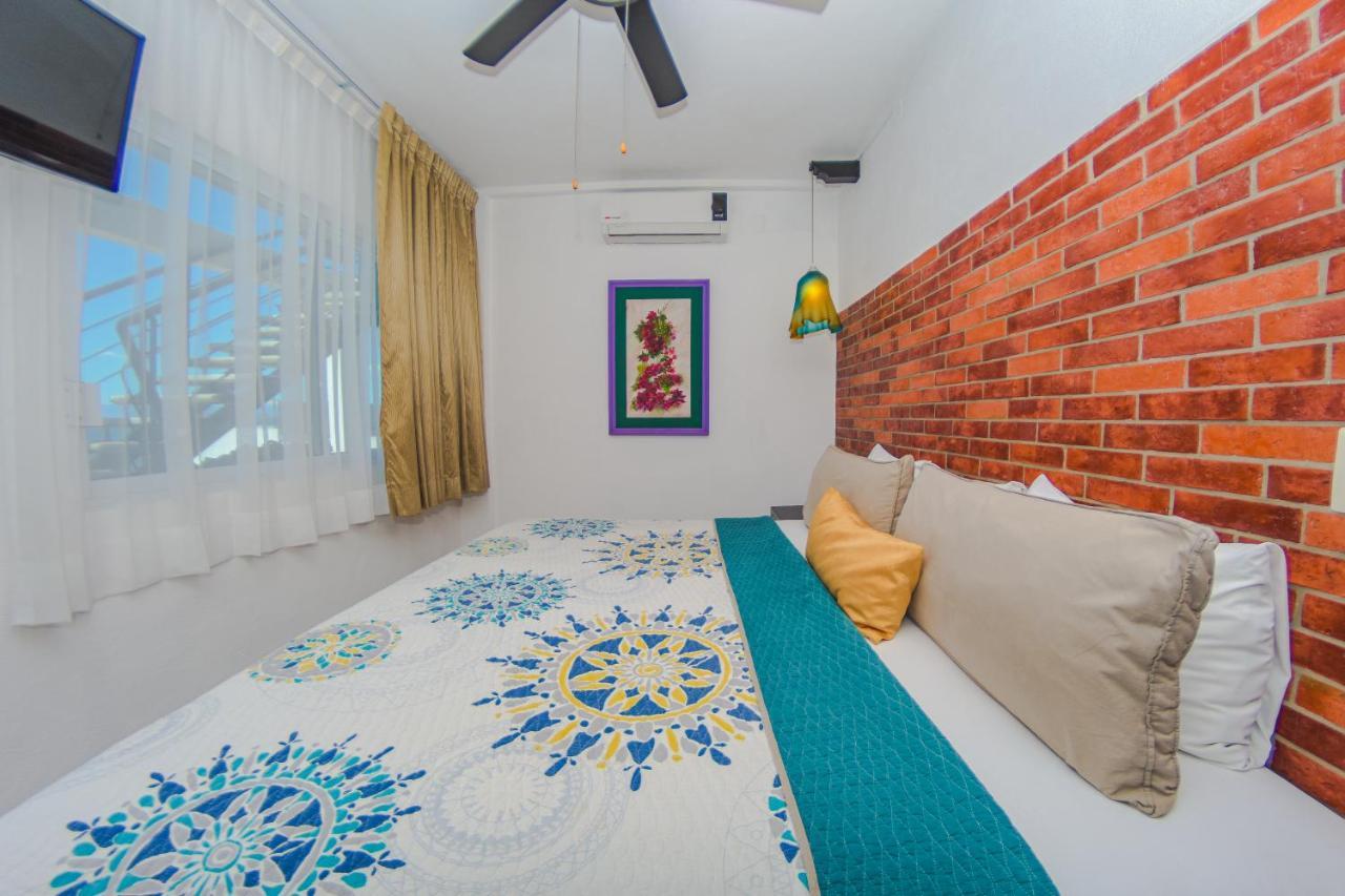 Hotel Suites Nadia بويرتو فالارتا المظهر الخارجي الصورة