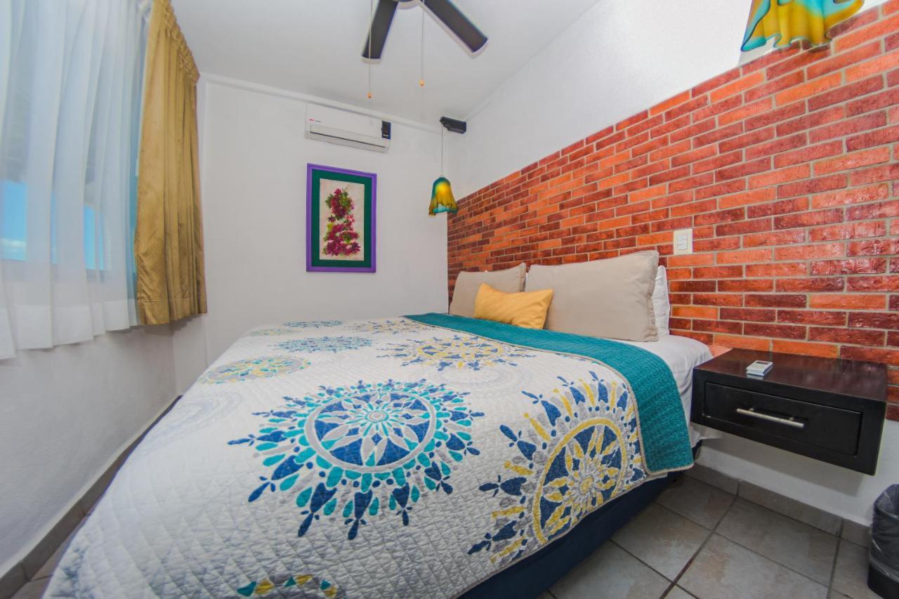 Hotel Suites Nadia بويرتو فالارتا المظهر الخارجي الصورة