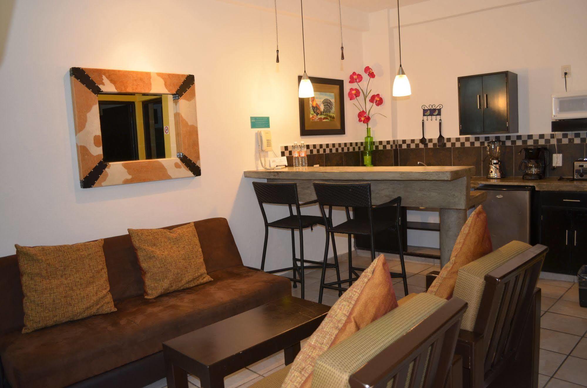 Hotel Suites Nadia بويرتو فالارتا المظهر الخارجي الصورة