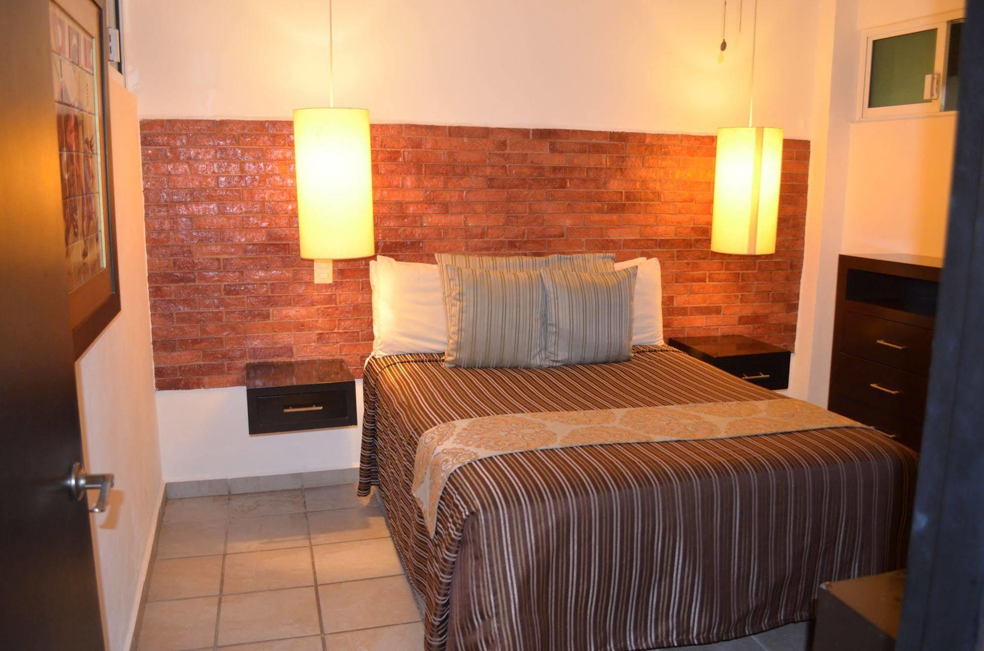 Hotel Suites Nadia بويرتو فالارتا المظهر الخارجي الصورة